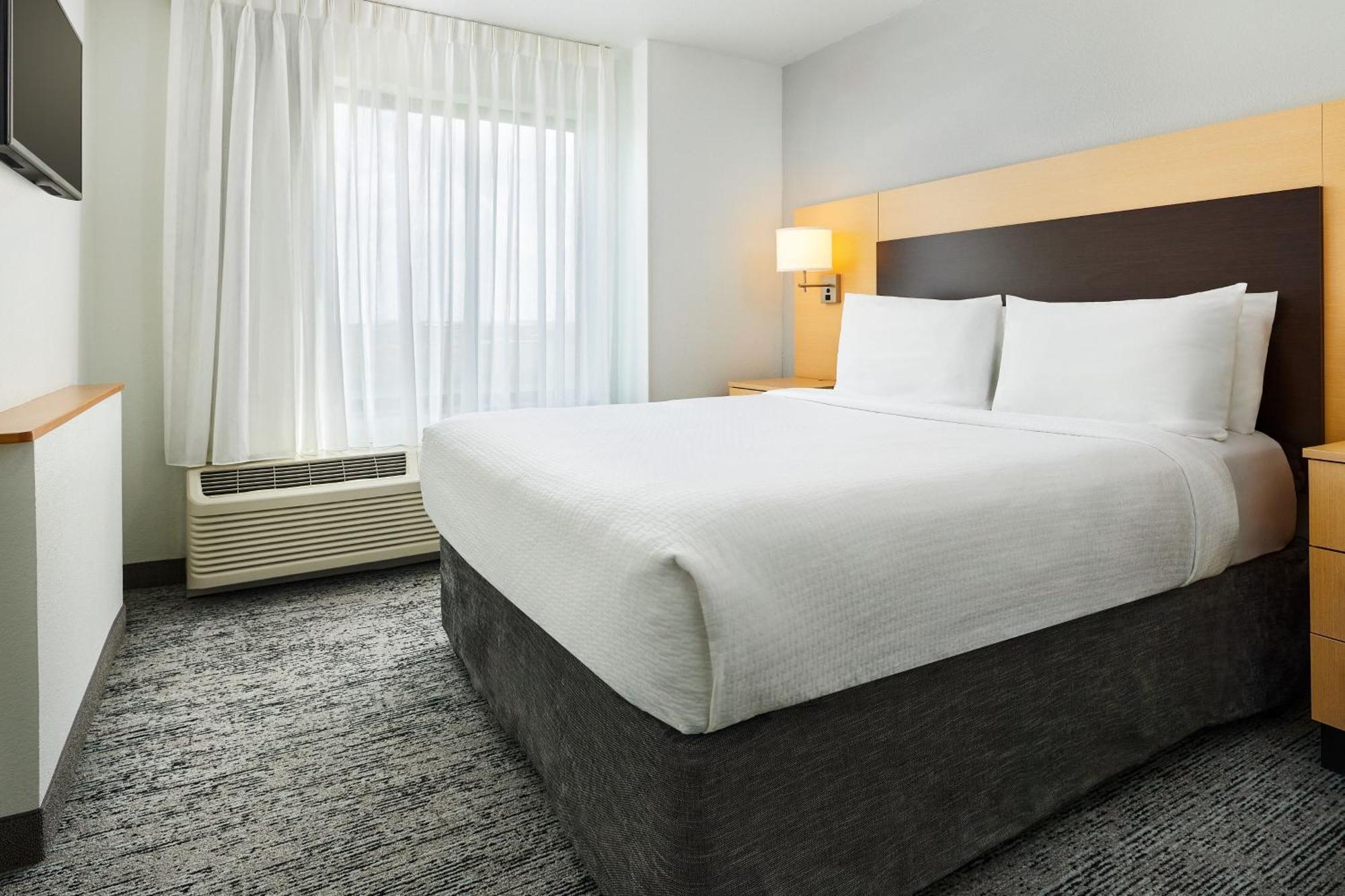 Towneplace Suites By Marriott Гарден-Сити Экстерьер фото